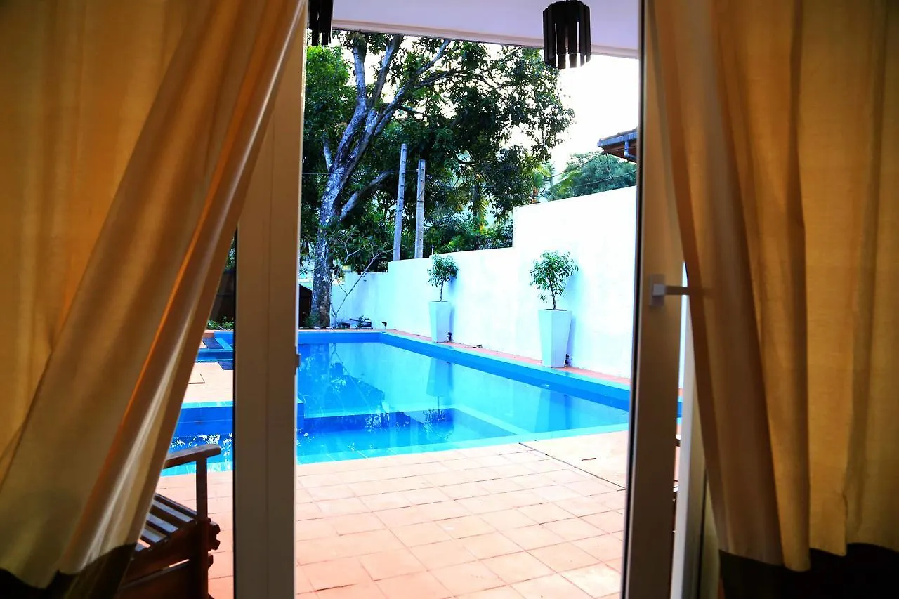 Villa Kandy 0*,